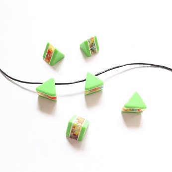 Plastic Bead/11mm Triangle-Green/10pc