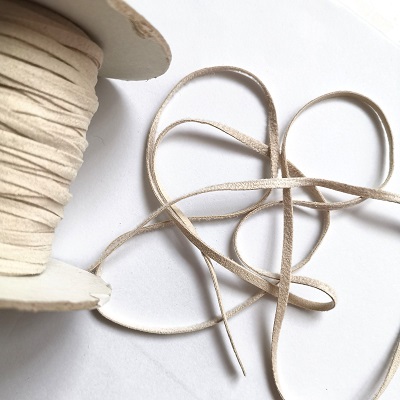 Japan Mokuba Suede Lace 3mm-Egg White/2-Meter