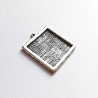 Patera™ Large Square Pendant 30mm/2.3cm-ID/Antiq-Silver